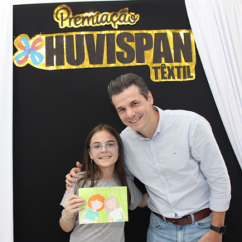A Força da Amizade e da Empatia: Huvispan promove Concurso de Cartões de Natal em parceria com escolas municipais de Blumenau